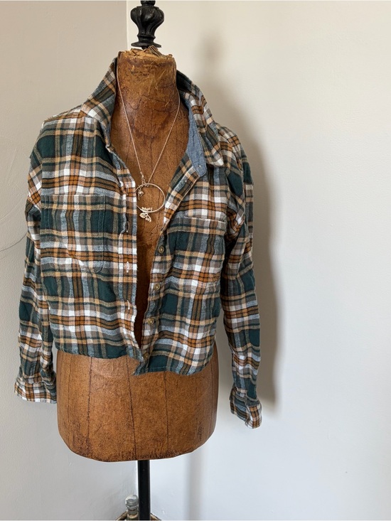 American Eagle Outfitters Tops - American Eagle flannel cropped Green, Brown womens XS Plaid Button-Down Shirt
